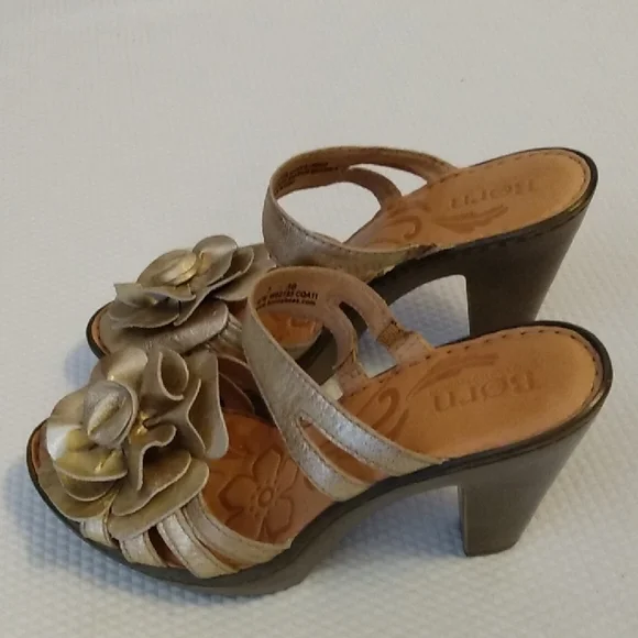 Born Women's Gold Heeled Sandals 7 - Picture 1 of 8